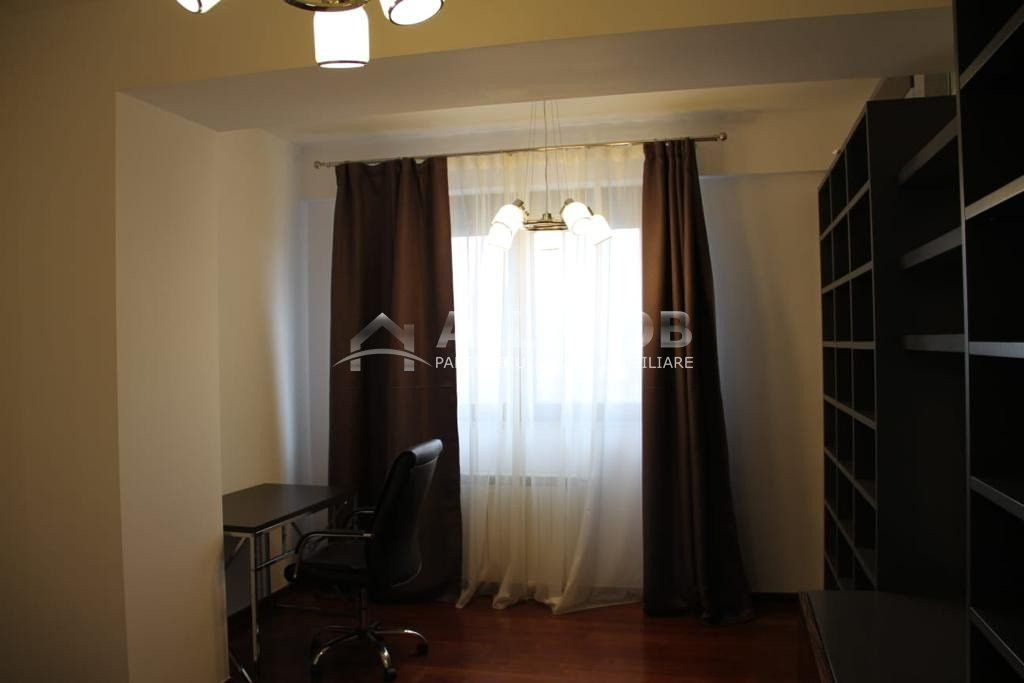 Apartament 4 camere zona Aviatiei