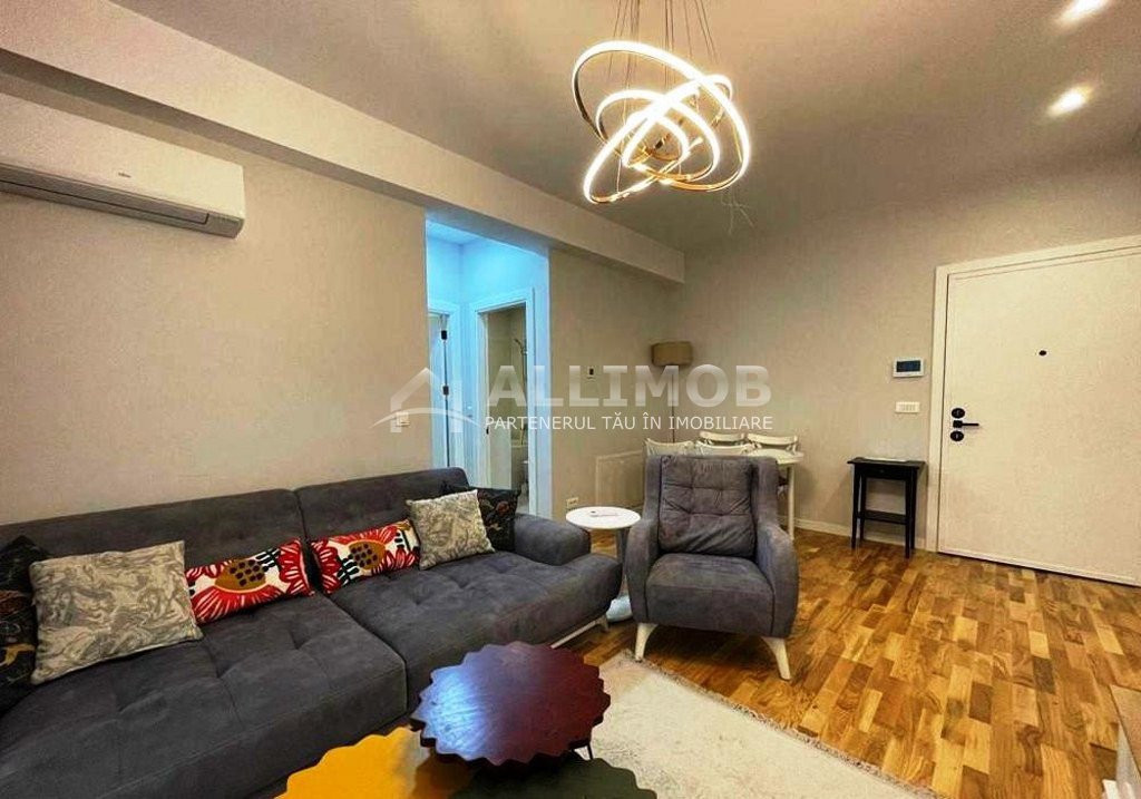 Apartament NOU 3 camere zona Damaroaia