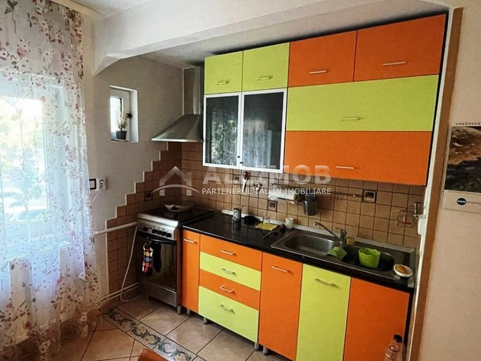 Apartament 3 camere zona Mihai Bravu