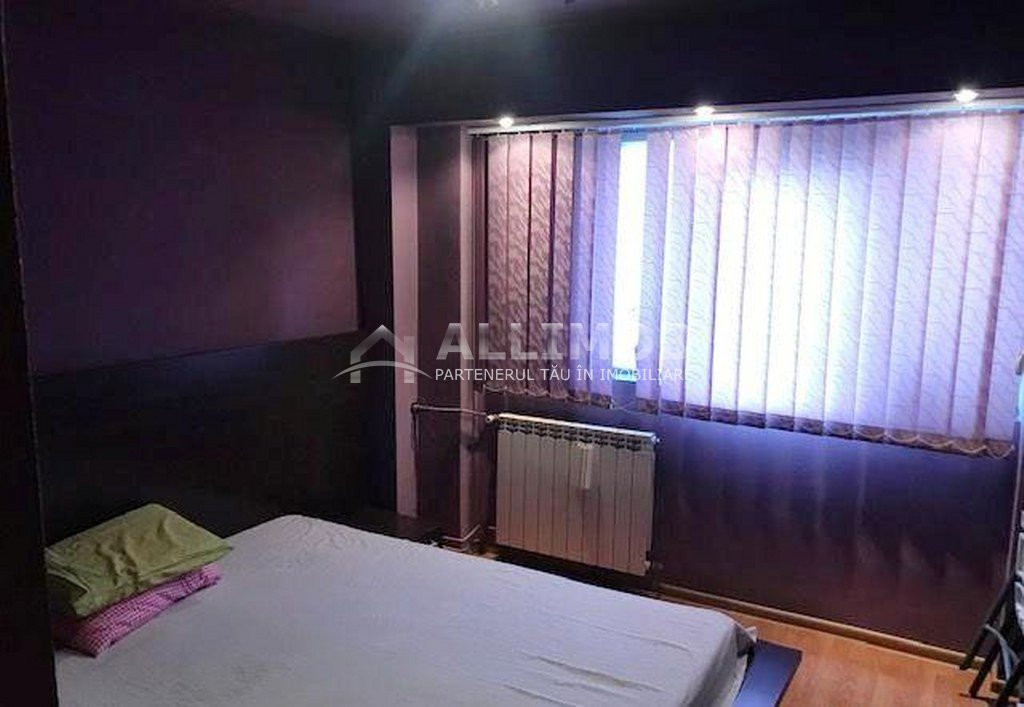 3-room apartment in the Republic area