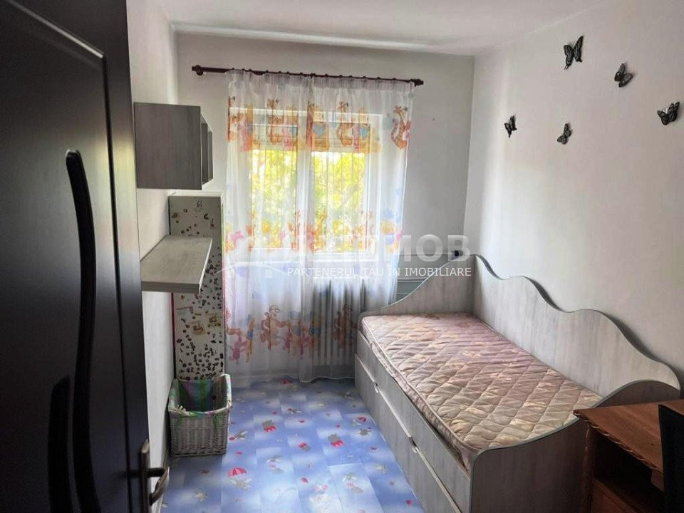 Apartament 3 camere zona 9 Mai