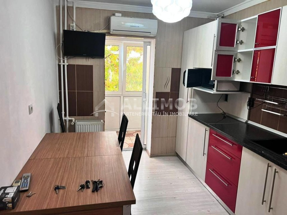 Apartament 3 camere zona 9 Mai