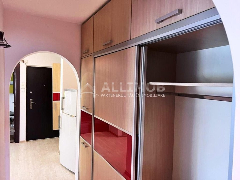 Apartament 3 camere zona 9 Mai