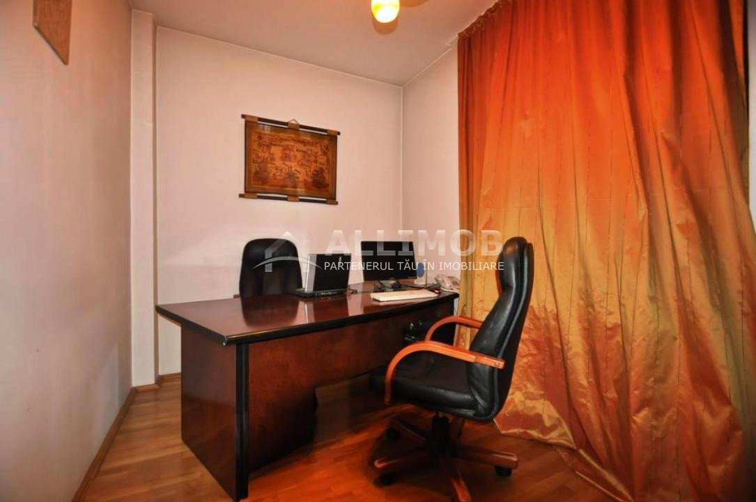 Casa cu 10 camere, 428 mp utili, garaj, zona Afi, Ploiesti