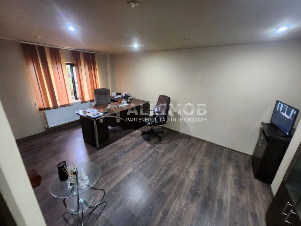 Apartament 4 camere, modificat in 3, ideal cabinet, zona 9 Mai, Ploiesti