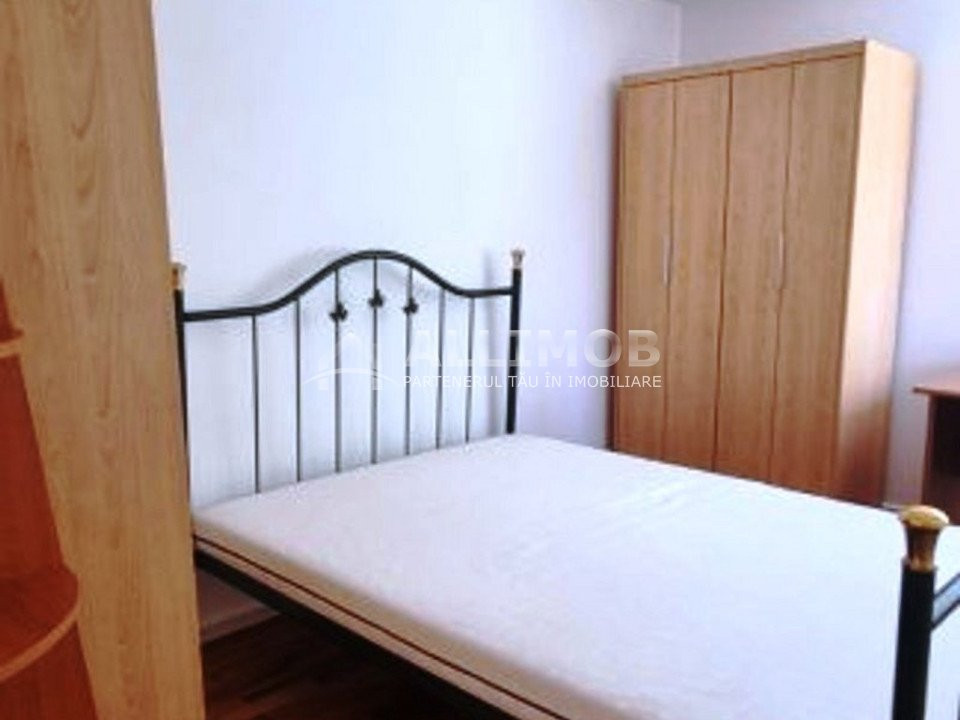 3-room apartment, Arc de Triumf area