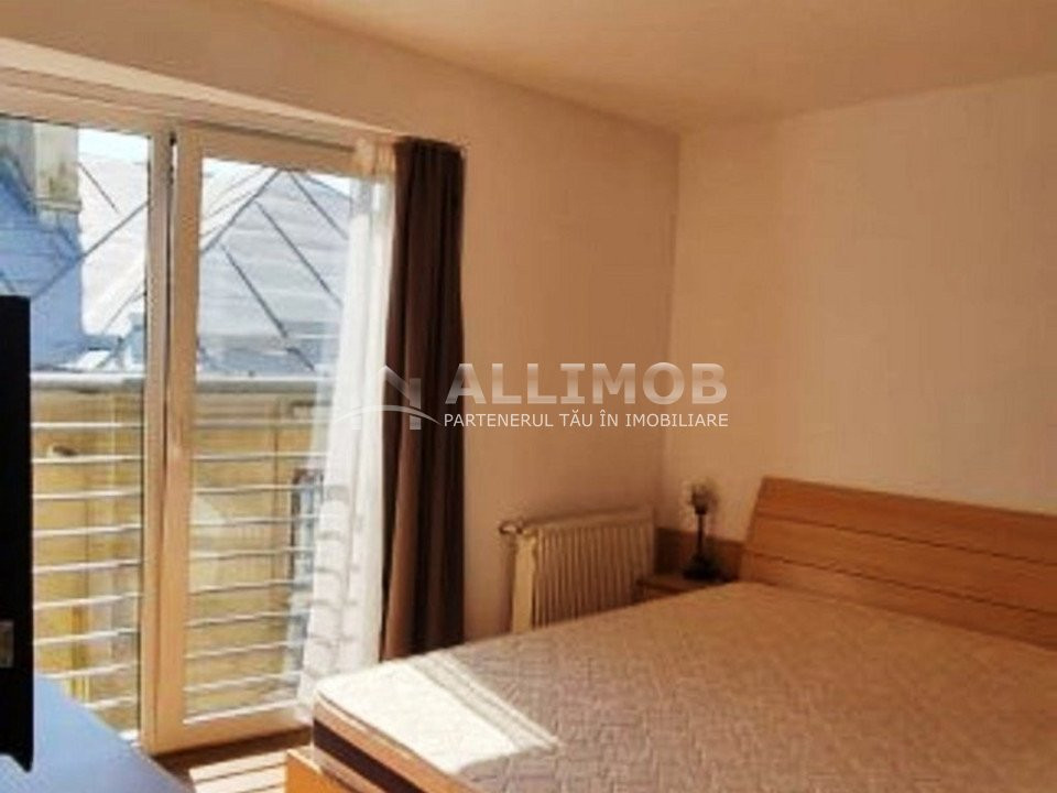 3-room apartment, Arc de Triumf area