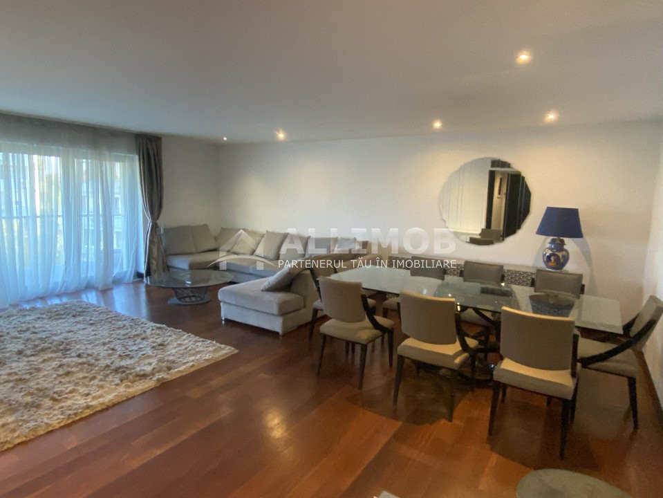 Penthouse, 5 camere, piscina proprie, zona  Kiseleff - Arcul de Triumf.