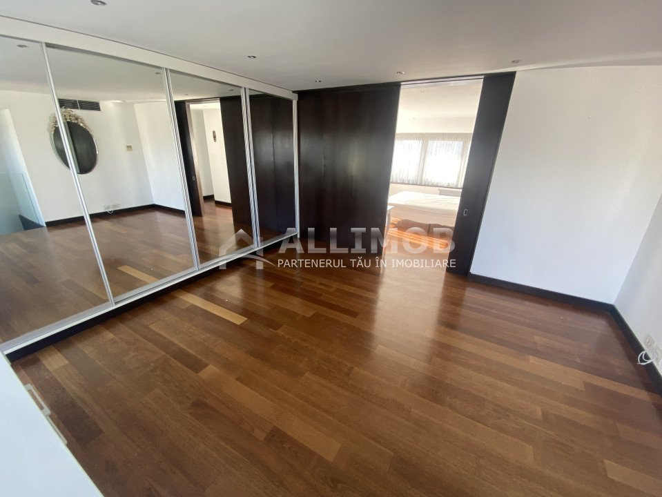 Penthouse, 5 camere, piscina proprie, zona  Kiseleff - Arcul de Triumf.