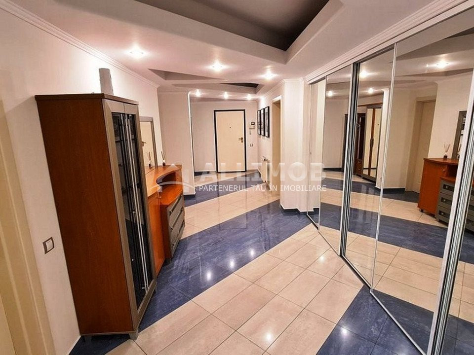 Apartament spatios cu 3 camere zona Herastrau 