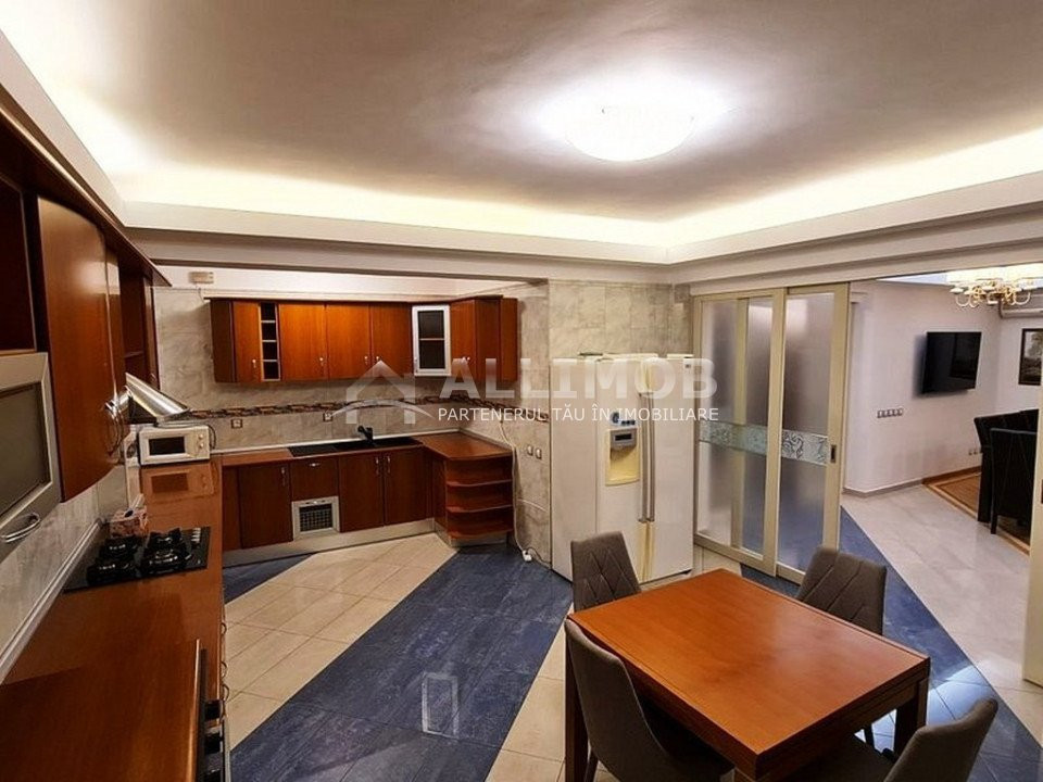 Apartament spatios cu 3 camere zona Herastrau 