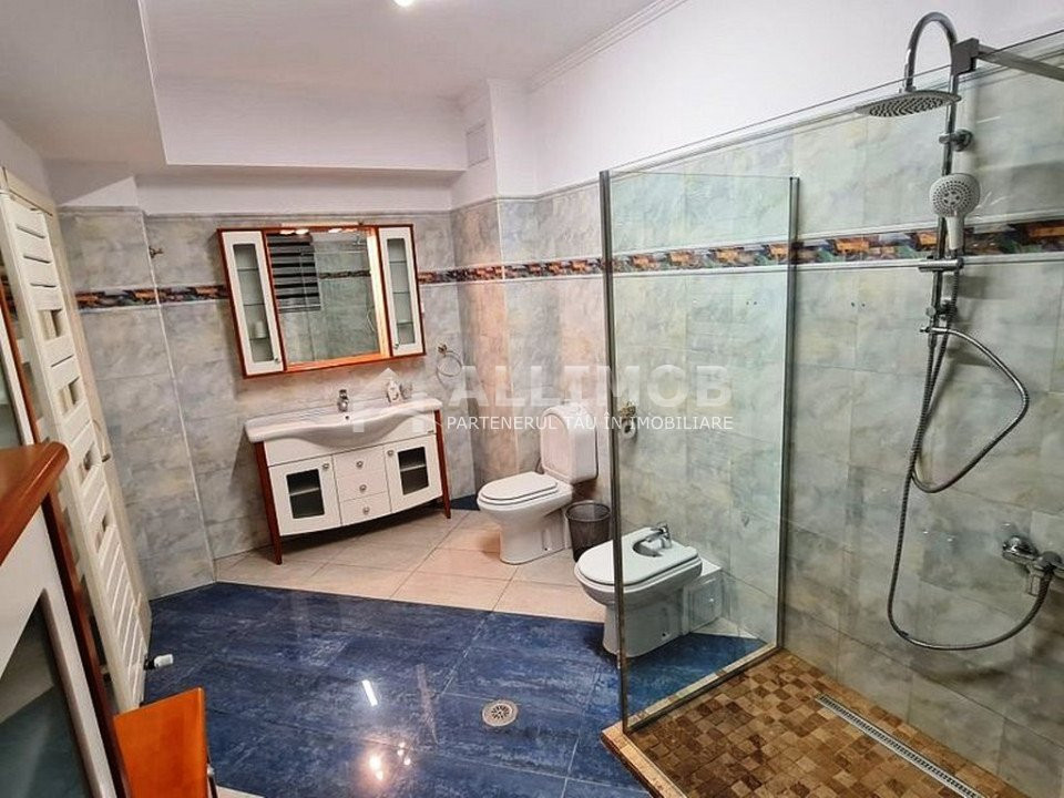 Apartament spatios cu 3 camere zona Herastrau 