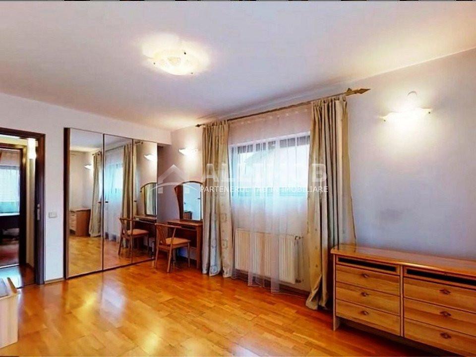 Villa 5 rooms Iancu Nicolae area