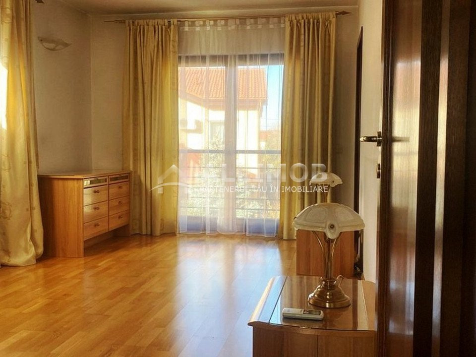 Villa 5 rooms Iancu Nicolae area