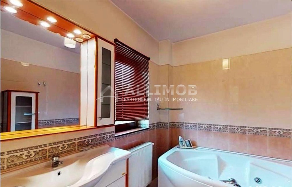 Villa 5 rooms Iancu Nicolae area