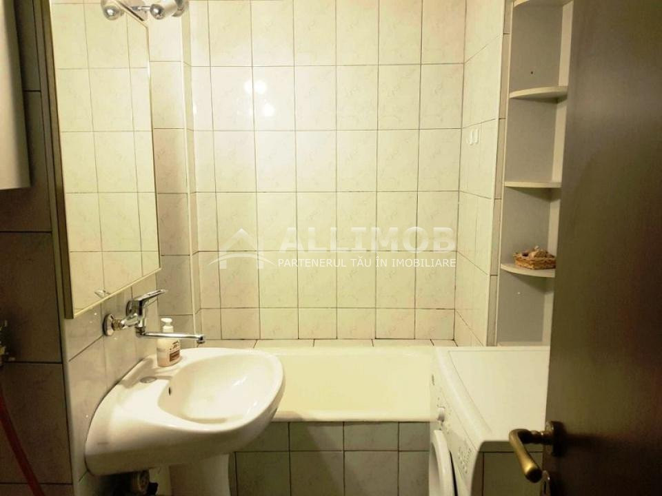 Apartament 2 camere zona Piata Mihai Viteazul