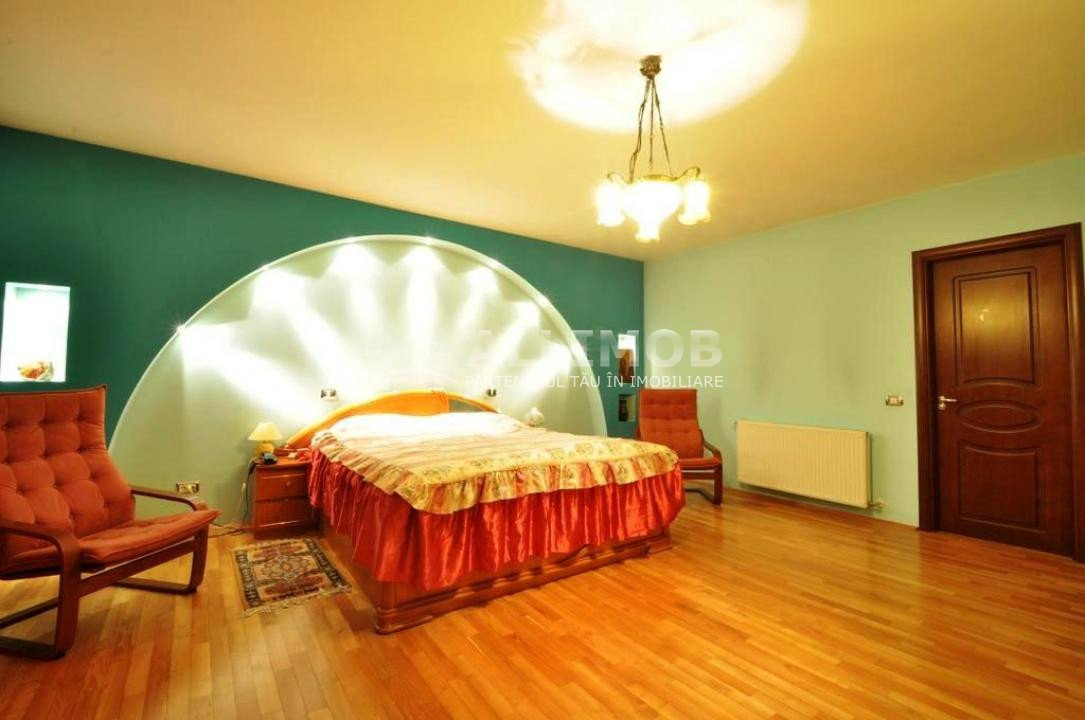 Casa 10 camere, activitate birouri, locuit, zona Transilvaniei, Ploiesti