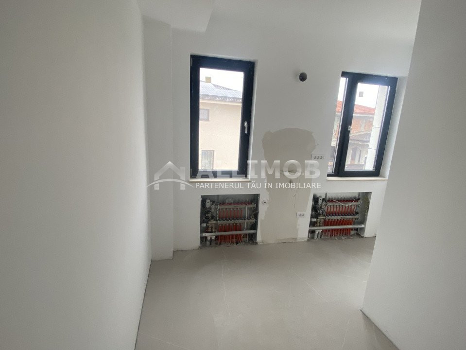 Apartament 4 camere, 150 mp utili , curter proprie, zona Albert.