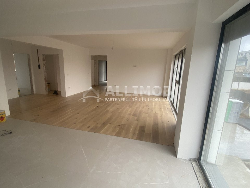 Apartament 4 camere, 150 mp utili , curter proprie, zona Albert.