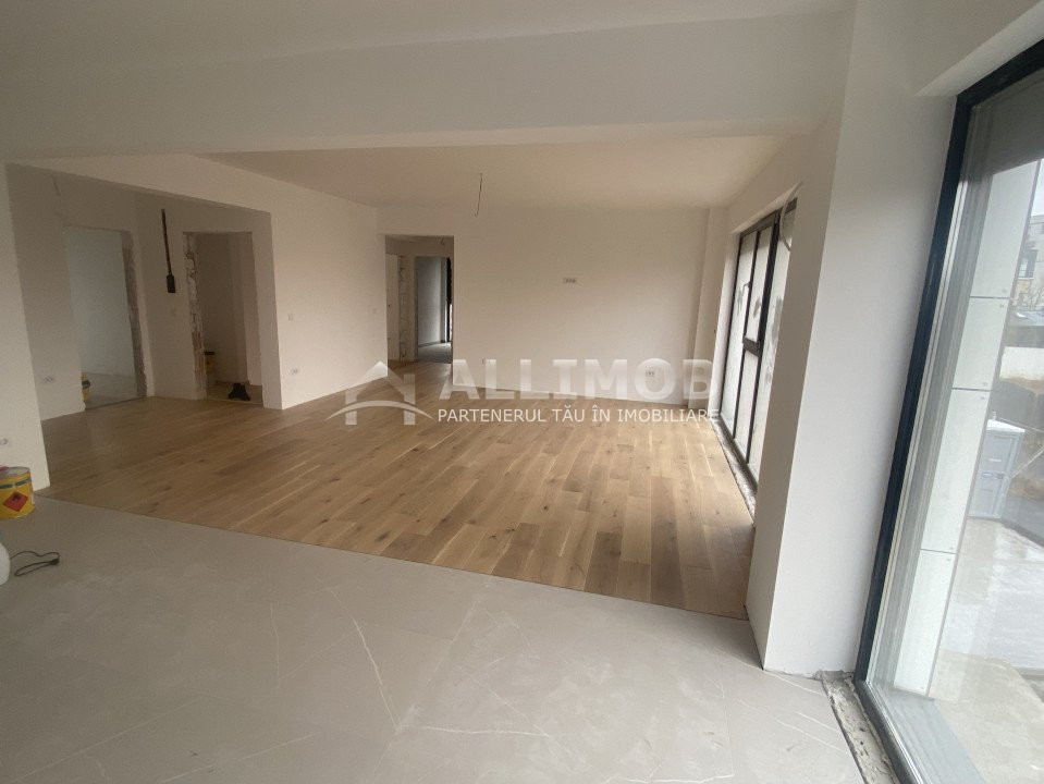 Apartament 4 camere, 150 mp utili , curter proprie, zona Albert.