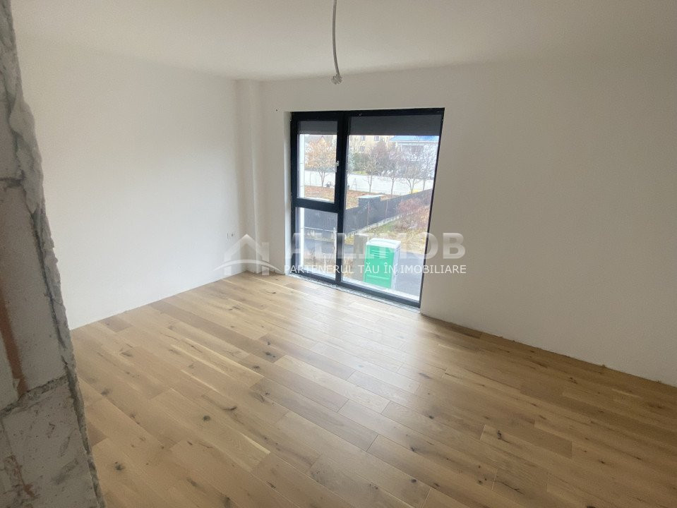 Apartament 4 camere, 150 mp utili , curter proprie, zona Albert.