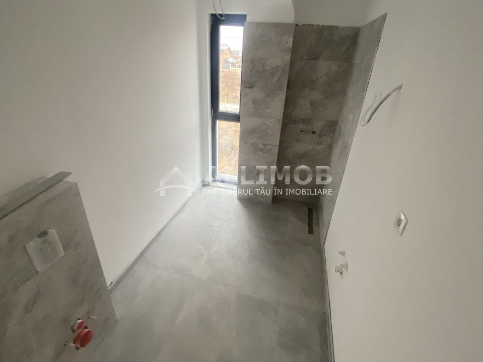 Apartament 4 camere, 150 mp utili , curter proprie, zona Albert.