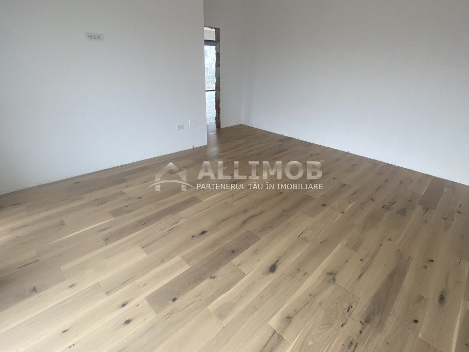 Apartament 4 camere, 150 mp utili , curter proprie, zona Albert.