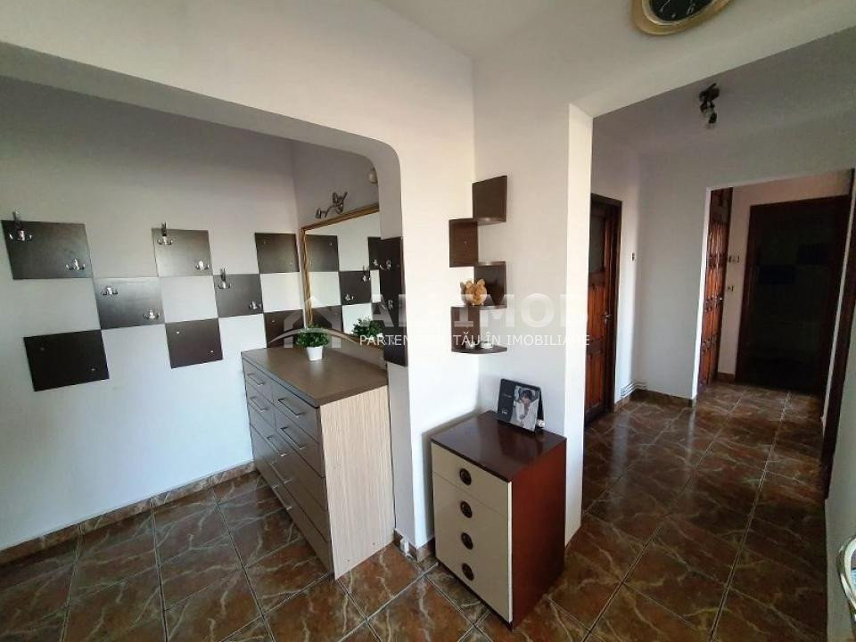 Apartament 3 camere zona Cantacuzino