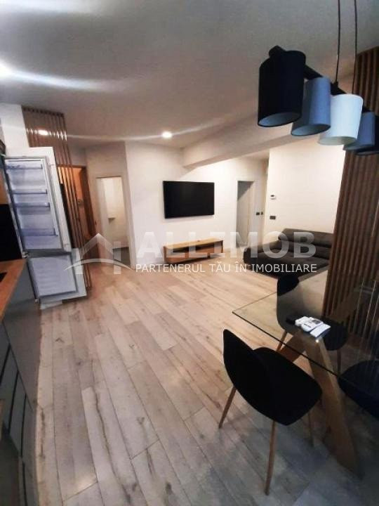 Apartament 3 camere zona 9 Mai