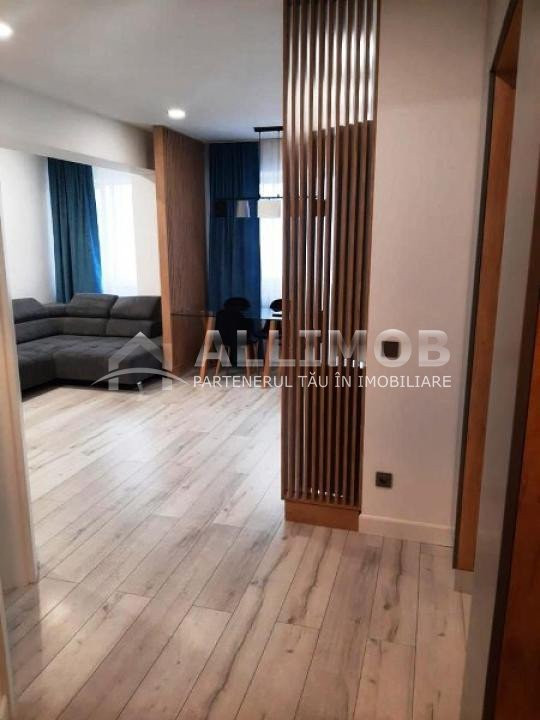 Apartament 3 camere zona 9 Mai