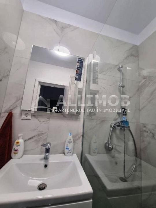 Apartament 3 camere, zona Vest