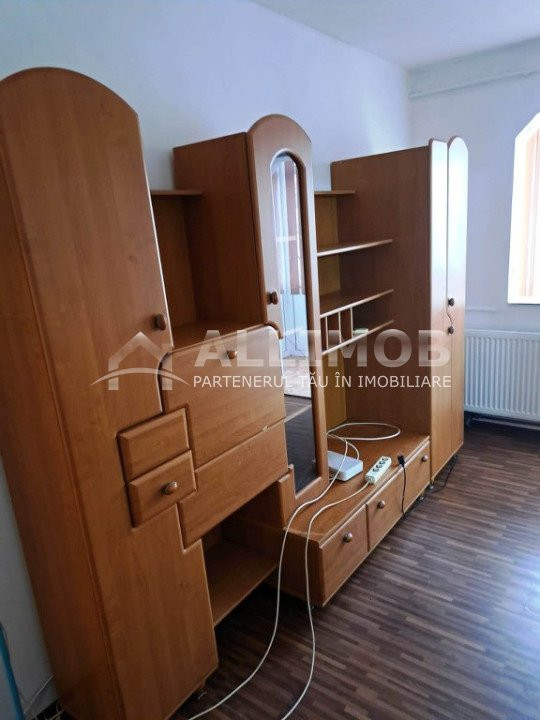 Apartament 2 camere zona Malu Rosu