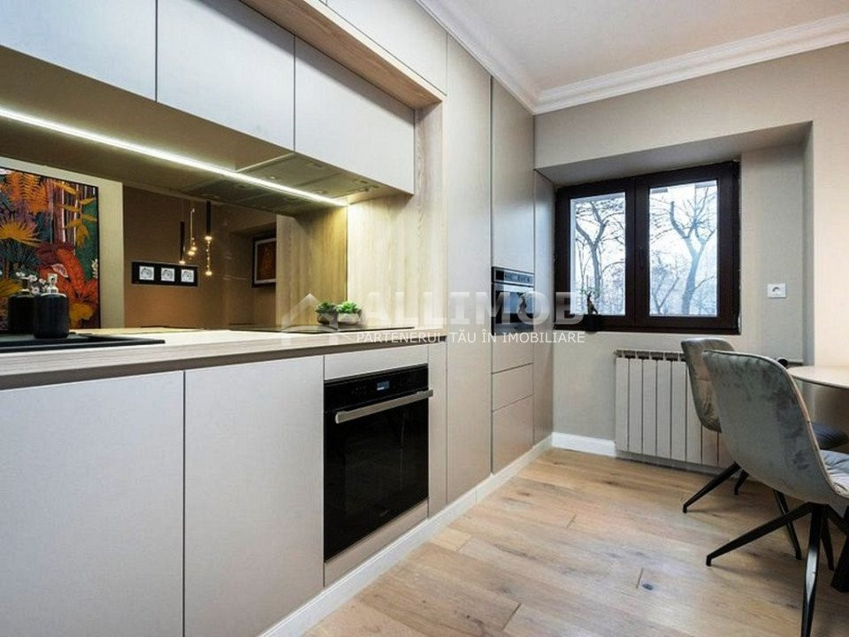 Luxury 4-room apartment, Piata Victoriei area