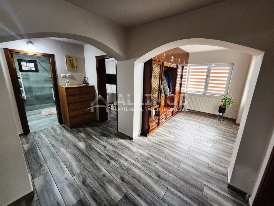 Vila cu 5 camere, zona Centrala, pivnita+parter+etaj+pod mansardat, Ploiesti