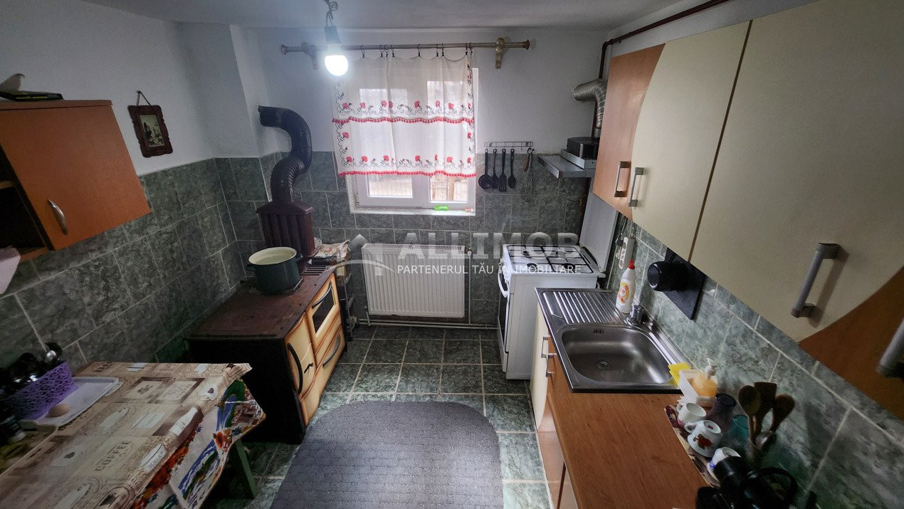 Casa 5 camere, zona Ultracentrală, Berceni, Prahova