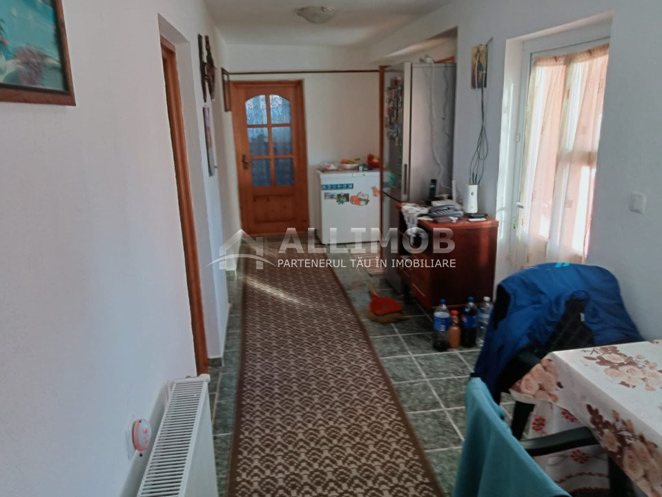 Casa 5 camere, zona Ultracentrală, Berceni, Prahova