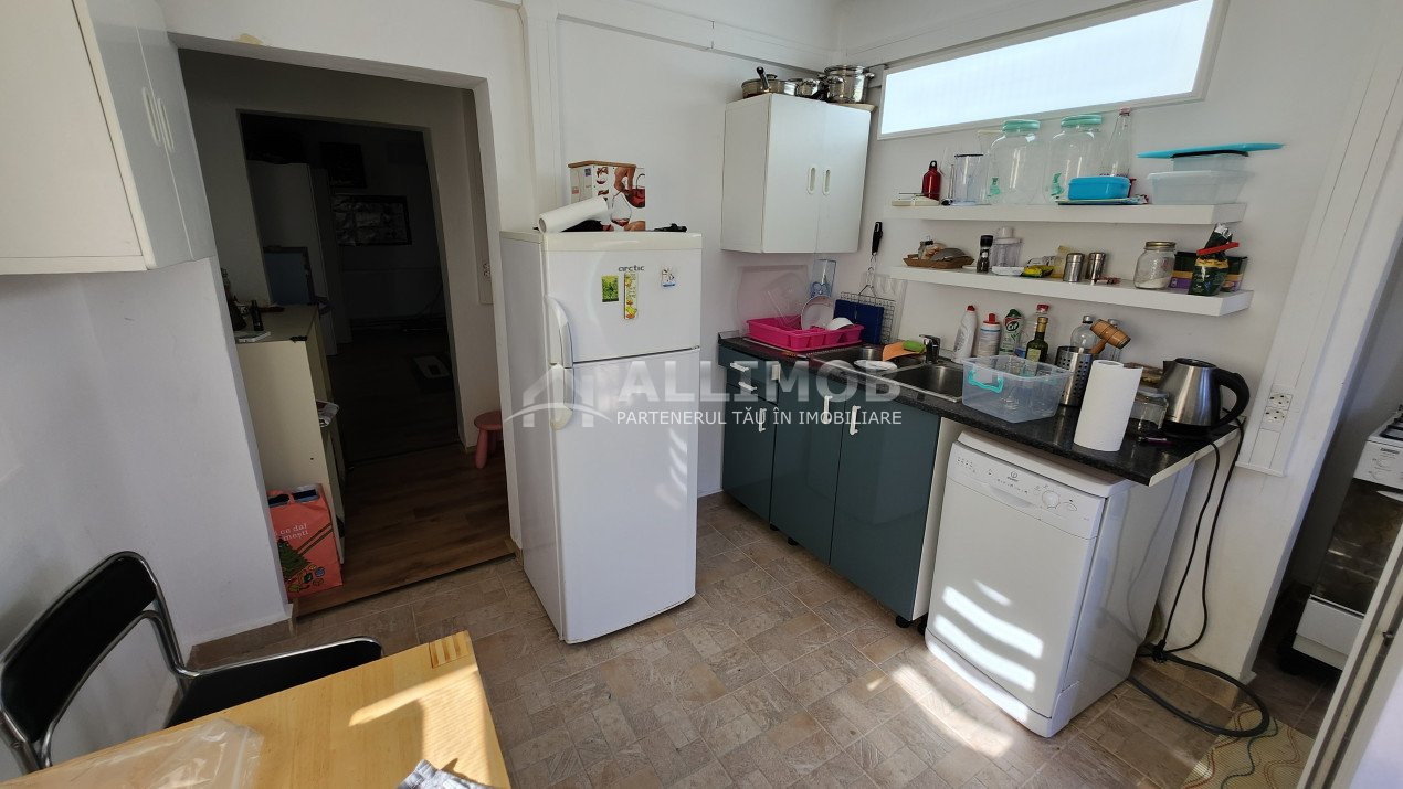 Casa cu 2 camere, 337 mp teren, front 15m, zona Cantacuzino, Ploiesti