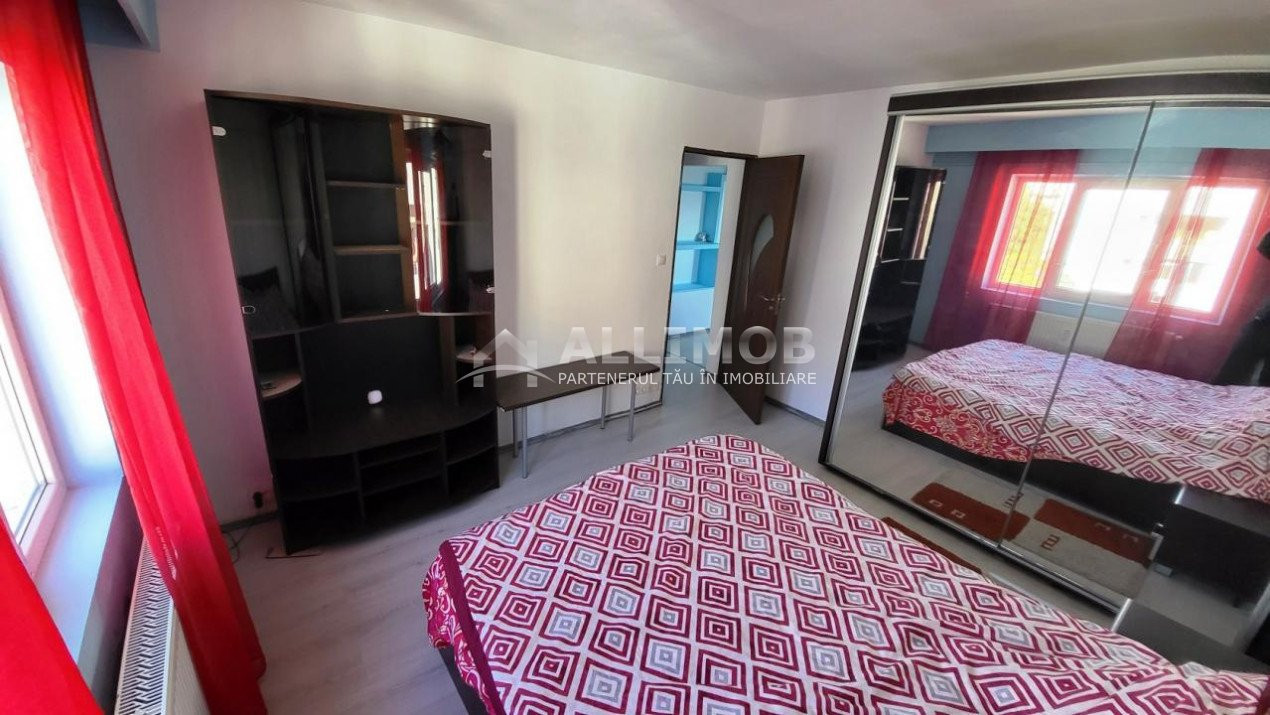 Apartament 3 camere mobilat si utilat, zona ultracentrala, Ploiesti