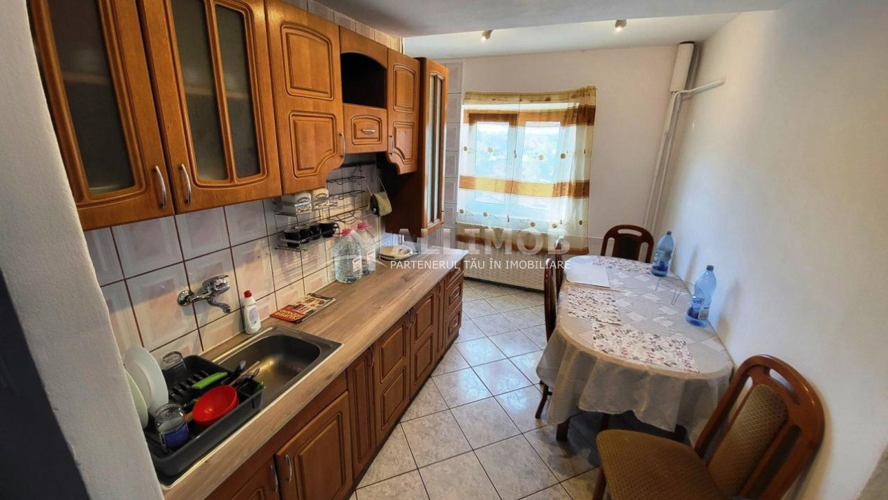 Apartament 3 camere mobilat si utilat, zona ultracentrala, Ploiesti