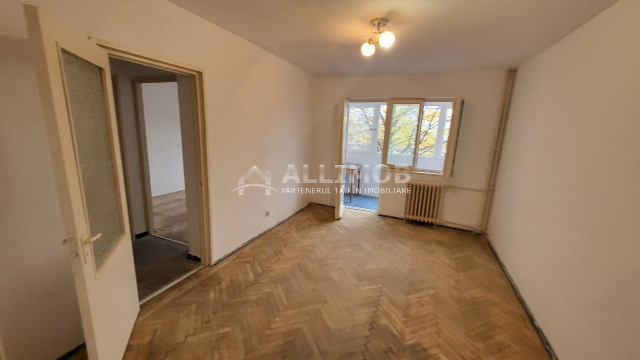 Apartament 3 camere, semidecomandat, zona Vest, Ploiesti