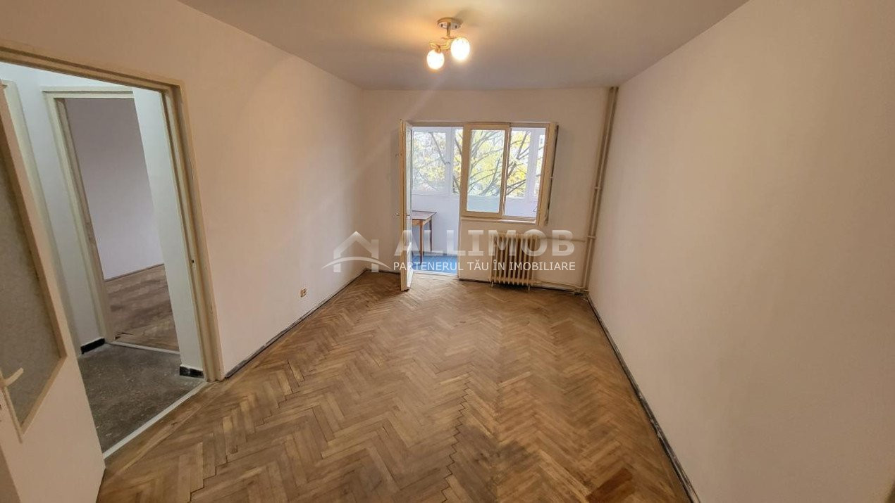 Apartament 3 camere, semidecomandat, zona Vest, Ploiesti