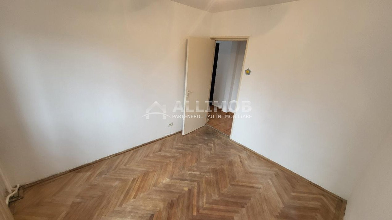 Apartament 3 camere, semidecomandat, zona Vest, Ploiesti