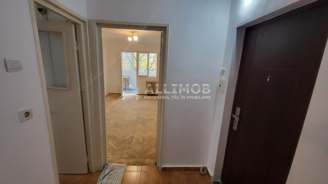 Apartament 3 camere, semidecomandat, zona Vest, Ploiesti