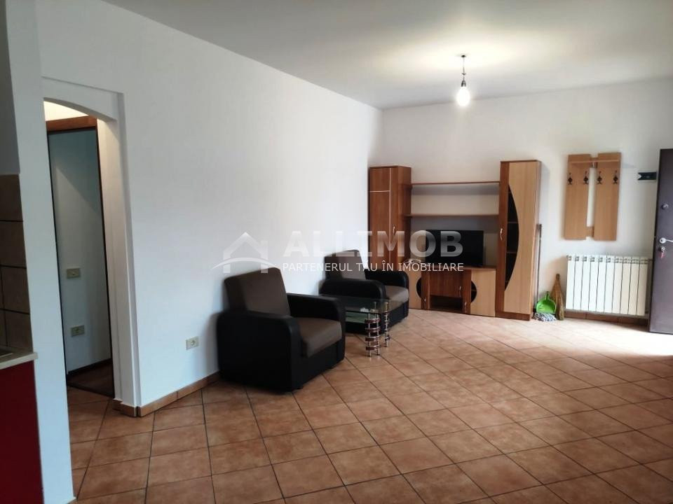 Apartament cu 3 camere in Ploiestiori.