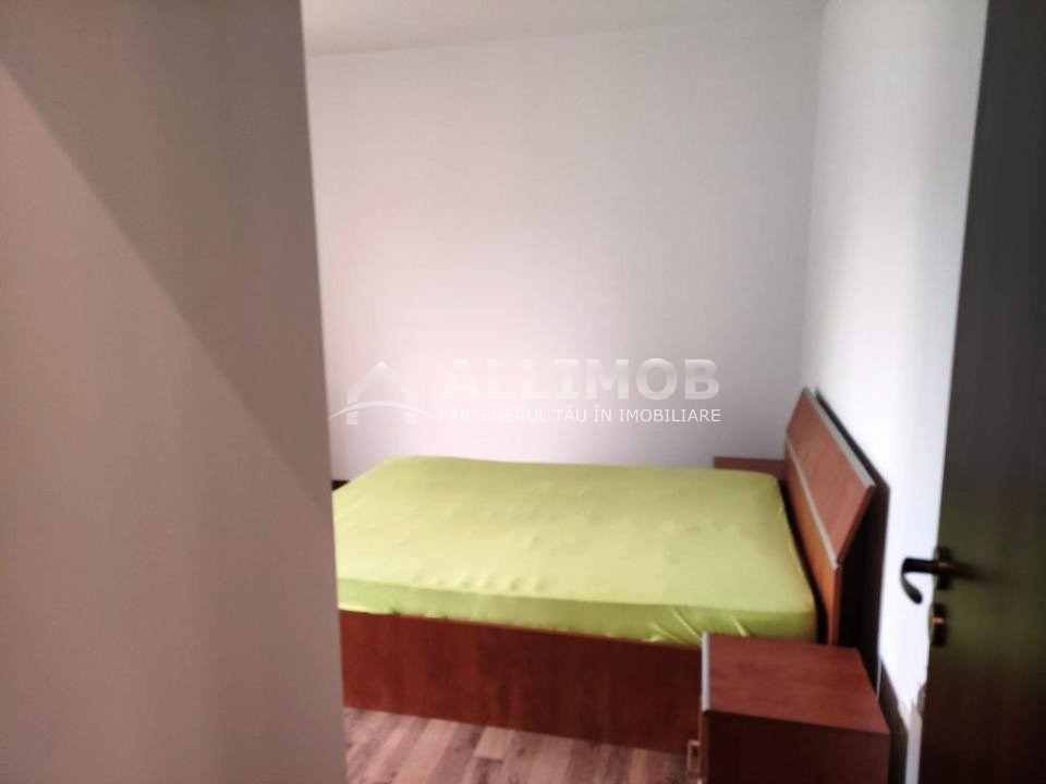 Apartament cu 3 camere in Ploiestiori.