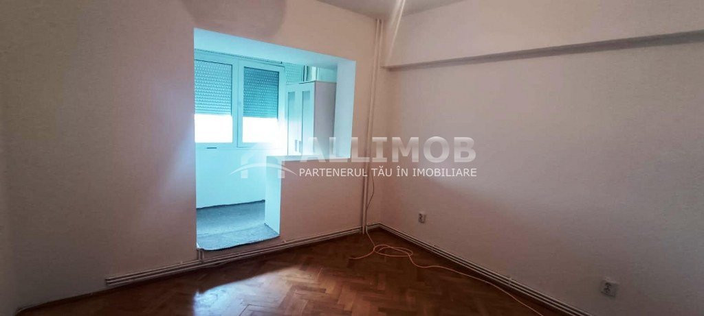 Apartament nemobilat 3 camere, zona ultracentrala