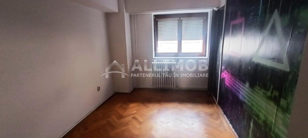 Apartament nemobilat 3 camere, zona ultracentrala