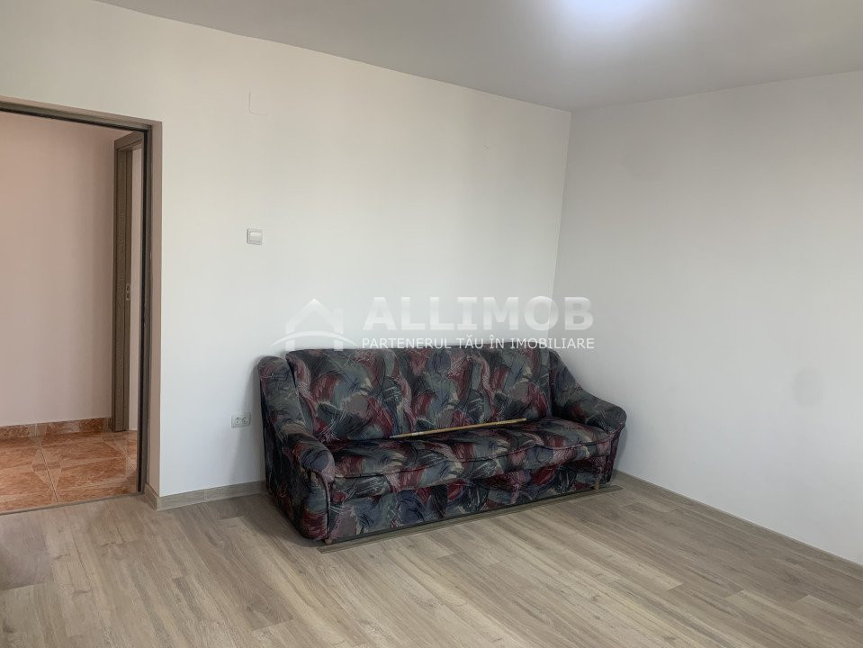 Apartament 3 camere zona Cina