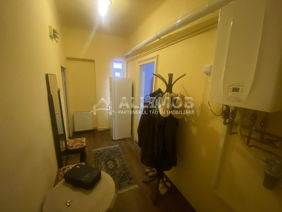 Apartament in vila zona Bulevardul Castanilor, suprafata utila 102 mp, 4 camere.