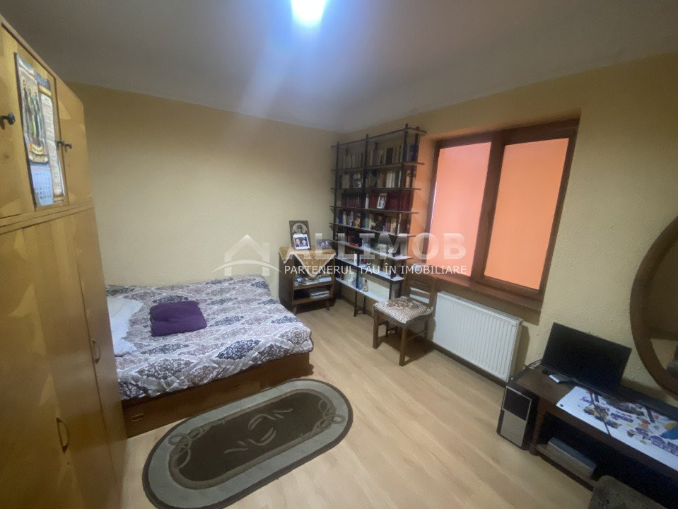 Apartament in vila zona Bulevardul Castanilor, suprafata utila 102 mp, 4 camere.